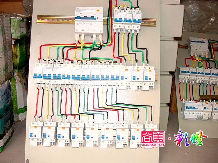 舉辦燈會(huì)用的彩燈是用三相電還是兩相電？